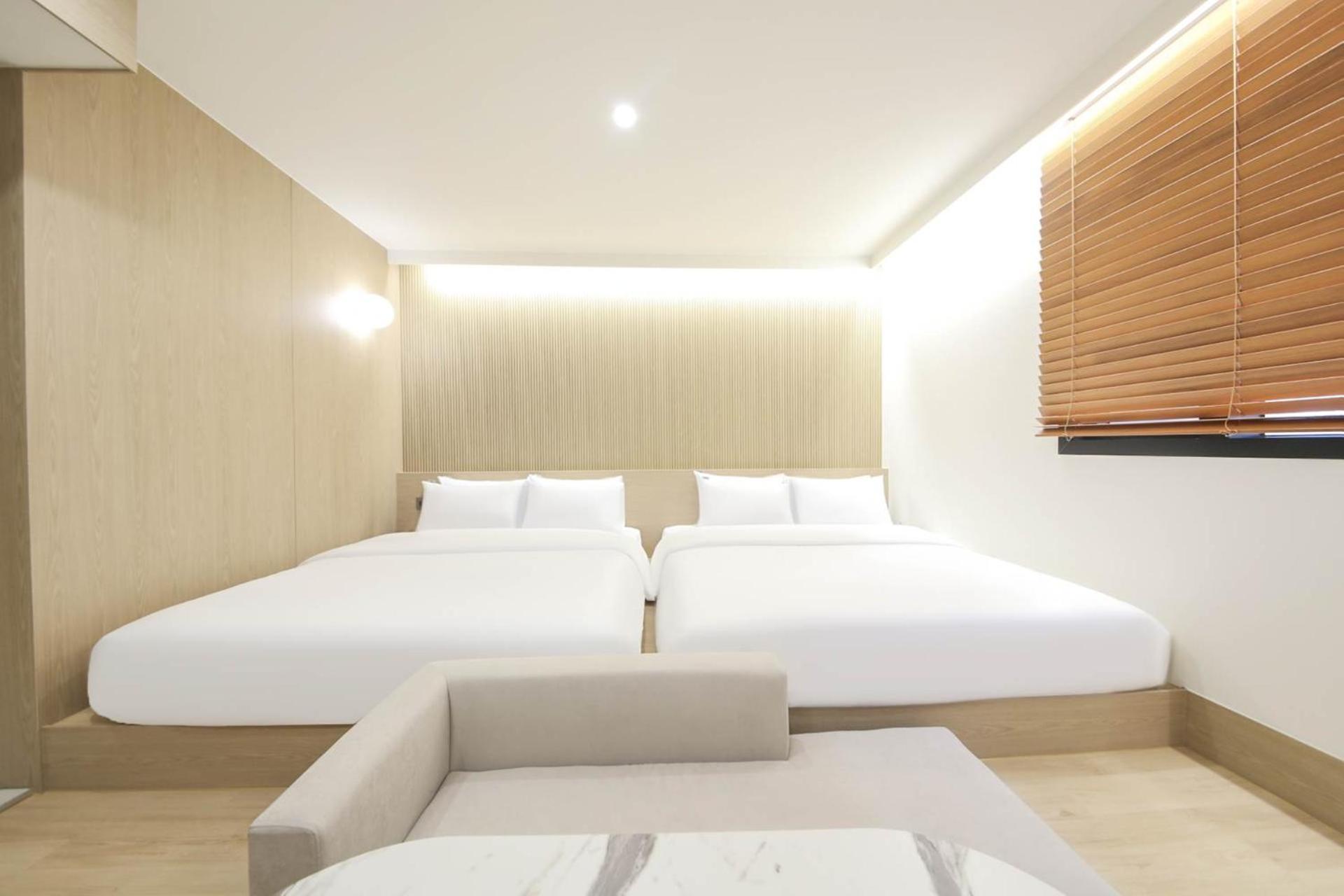 Busan H-Avenue Hotel Seomyeon Station Bagian luar foto
